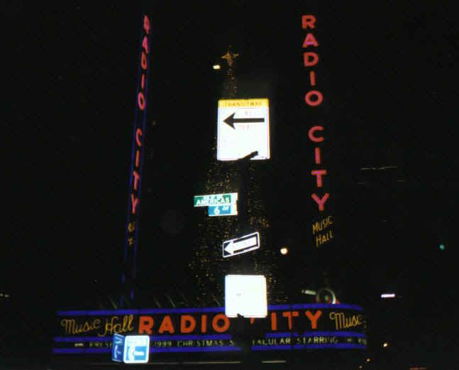 radiocitymusichall.JPG (26649 bytes)