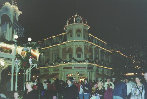 99-12-28-WDW-297-036