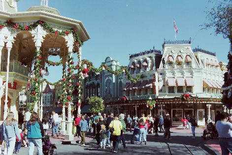 99-12-28-WDW-299-070