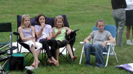 kiddos.jpg (97084 bytes)